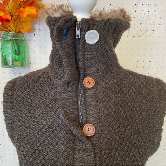 Black Rivet Sweater Vest Glll size XL JR with Faux Collar & Fleece Lined SALE❗️ - Picture 6 of 15
